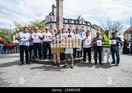 26. Juli 2024: Organisiert von Aykan Inan vom DITIB, überwacht Mitglieder des Verfassungsschutzes graue Wölfe, Union Internationaler Demokraten, Grauer Wolf-Tuerkisches Kulturzentrum München, und der heimliche Migrationsbeirat versuchte, einen rassistischen Messerstechangriff zu instrumentalisieren, indem er seine Mic-Zeit benutzte, um die Polizei anzuprangern und zu diskreditieren, Islamophobie, die Staatsanwälte und Ermittler und den deutschen Staat selbst zu beschuldigen. (Kreditbild: © Sachelle Babbar/ZUMA Press Wire) NUR REDAKTIONELLE VERWENDUNG! Nicht für kommerzielle ZWECKE! Stockfoto