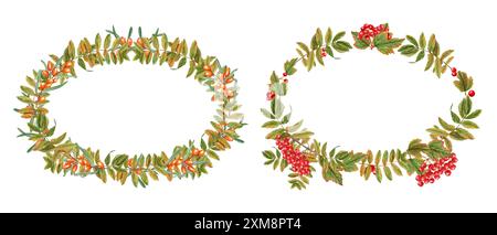 Rowan- und Sanddornbeeren mit Herbstblättern. Sorbus aucuparia, Gebirgsasche. Ovalkranz mit Kopierraum für Text. Herbstkomposition. Stockfoto