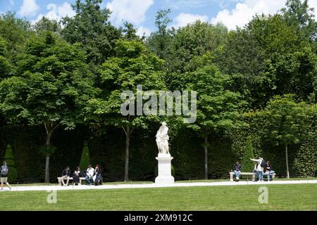 Versailles, Frankreich, 11. juni 2024: Der Garten des Schlosses von Versailles. UNESCO-Liste der Weltkulturerbestätten. Stockfoto