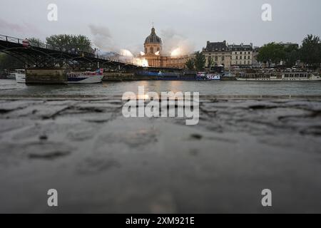 (240726) -- PARIS, 26. Juli 2024 (Xinhua) -- die Eröffnungszeremonie der Olympischen Spiele 2024 findet am 26. Juli 2024 in Paris statt. (Xinhua/Fei Maohua) Stockfoto