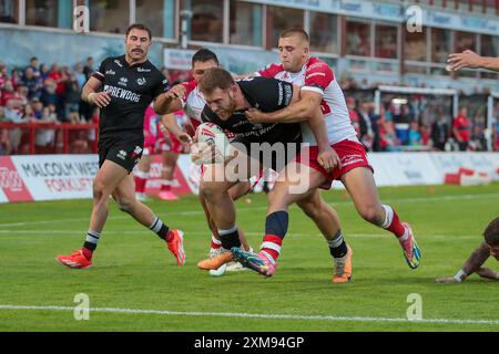 Rumpf, Großbritannien. Juli 2024. ***London Try beim Super League Spiel zwischen Hull KR und London Broncos im Sewell Group Craven Park, Hull, UK am 26. Juli 2024. Foto von Simon Hall. Nur redaktionelle Verwendung, Lizenz für kommerzielle Nutzung erforderlich. Keine Verwendung bei Wetten, Spielen oder Publikationen eines einzelnen Clubs/einer Liga/eines Spielers. Quelle: UK Sports Pics Ltd/Alamy Live News Stockfoto