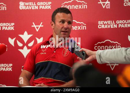 Rumpf, Großbritannien. Juli 2024. Hull KR Head Coach Willie Peters Post-Match Pressekonferenz *** während des Super League Spiels zwischen Hull KR und London Broncos im Sewell Group Craven Park, Hull, UK am 26. Juli 2024. Foto von Simon Hall. Nur redaktionelle Verwendung, Lizenz für kommerzielle Nutzung erforderlich. Keine Verwendung bei Wetten, Spielen oder Publikationen eines einzelnen Clubs/einer Liga/eines Spielers. Quelle: UK Sports Pics Ltd/Alamy Live News Stockfoto