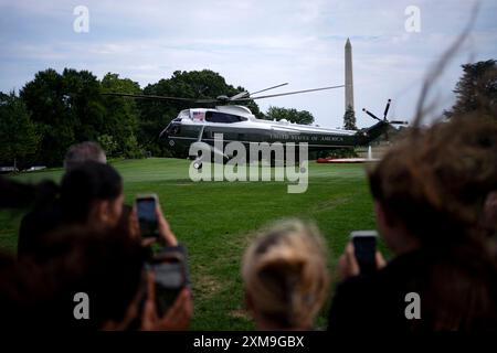Washington, Usa. Juli 2024. Marine One verlässt das Weiße Haus mit Präsident Joe Biden, Valerie Biden Owens und Hunter Biden an Bord auf dem Weg nach Camp David in Washington, DC am Freitag, den 26. Juli 2024. Foto: Bonnie Cash/Pool/ABACAPRESS. COM Credit: Abaca Press/Alamy Live News Stockfoto