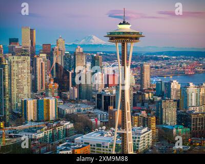 Seattle ist ein bedeutender Küstenflughafen und Sitz des King County im US-Bundesstaat Washington. Seattle ist die größte Stadt im pazifischen Nordwesten. Stockfoto