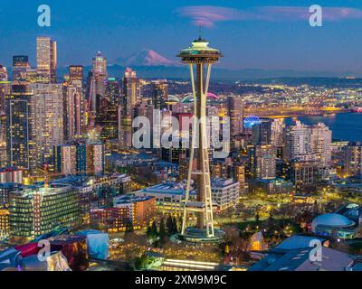 Seattle ist ein bedeutender Küstenflughafen und Sitz des King County im US-Bundesstaat Washington. Seattle ist die größte Stadt im pazifischen Nordwesten. Stockfoto