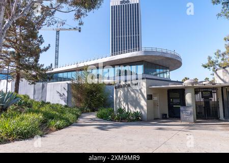 Los Angeles, CA, USA: 26. Juli 2024: Eintritt zur Ausstellung der Schifffahrtsgrube im La Brea Tar Pits Museum in Los Angeles, CA. Stockfoto