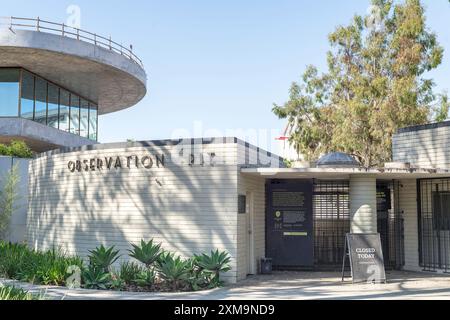 Los Angeles, CA, USA: 26. Juli 2024: Eintritt zur Ausstellung der Schifffahrtsgrube im La Brea Tar Pits Museum in Los Angeles, CA. Stockfoto