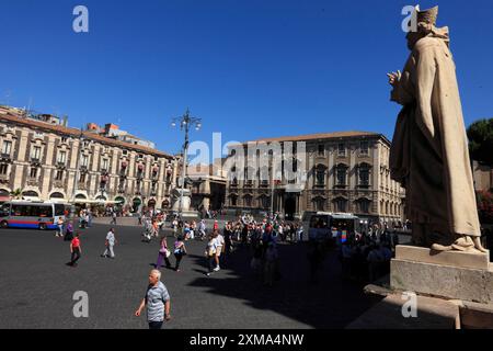 Piazza del Duomo, Fontana dell'elefante (elefantenbrunnen) von Vaccarini 1735 im barocken historischen Zentrum von Catania, Sizilien, Italien Stockfoto