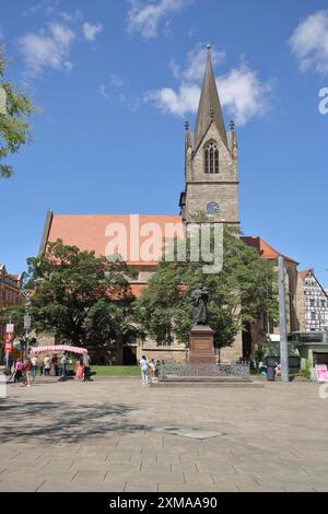 Gotische Kaufmannskirche und Martin-Luther-Denkmal, Luther-Denkmal, Anger, Erfurt, Thüringen, Deutschland Stockfoto