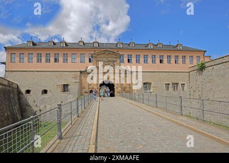 Commander's House mit Peter's Gate aus dem Jahr 1666, Portal, Stadtbefestigung, Bastion, Zitadelle, Petersberg, Erfurt, Thüringen, Deutschland Stockfoto