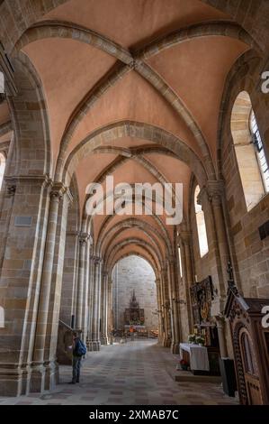 Kirchenschiff im Bamberger Dom, 1237 Wiedereinweihung des Doms, Domplatz, Bamberg, Oberfranken, Bayern, Deutschland Stockfoto