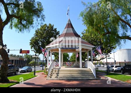 ONTARIO, KALIFORNIEN - 14. JULI 2024: Der Jack Mercer Community Bandstand auf der Euclid Avenue. Stockfoto