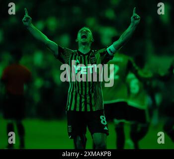 Austin, Texas, USA. Juli 2024. Austin FC Mittelfeldspieler Alexander Ring (8) feiert nach einem Sieg 3-2 gegen Pumas UNAM während eines Fußballspiels am 26. Juli 2024 in Austin. Austin spielte einen Mann während des Spiels. (Kreditbild: © Scott Coleman/ZUMA Press Wire) NUR REDAKTIONELLE VERWENDUNG! Nicht für kommerzielle ZWECKE! Quelle: ZUMA Press, Inc./Alamy Live News Stockfoto