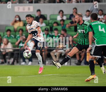 Austin, Texas, USA. Juli 2024. Pumas UNAM-Mittelfeldspieler Jorge Ruvalcaba (17) macht einen Torschuss während eines Fußballspiels beim FC Austin am 26. Juli 2024 in Austin. Austin gewann mit 3:2. (Kreditbild: © Scott Coleman/ZUMA Press Wire) NUR REDAKTIONELLE VERWENDUNG! Nicht für kommerzielle ZWECKE! Quelle: ZUMA Press, Inc./Alamy Live News Stockfoto