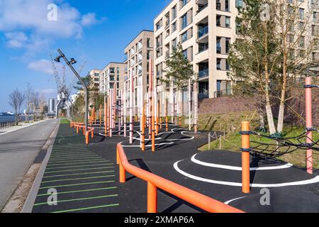 Promenade Kirchenpauerkai, Hafencity Hamburg, neuer Stadtteil an der Elbe, an der Stelle des ehemaligen Freihafens, Wohneinheiten für 14, 000 Personen Stockfoto