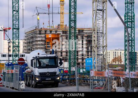 Baustellen im Osten der Hafencity Hamburg, Bürogebäude, neuer Stadtteil an der Elbe, auf dem Gelände des ehemaligen Freihafens, Wohnhaus Stockfoto