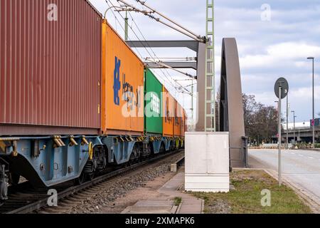 Hafen Hamburg, Containerumschlag, Bahnstrecke am Containerterminal Burchardkai, Transport per Bahn, vom und zum Hafen Hamburg Deutschland Stockfoto