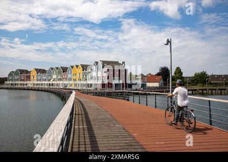 Kleine Stadt Houten in der Nähe von Utrecht, Fahrräder haben Priorität in der Stadt von 50, 000 Einwohnern, großzügige Radwege, viele Freizeitgebiete, Wassergebiete Stockfoto