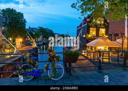 Sint Antoniesluis, am Oudeschans-Kanal, Bootstour auf dem Kanal, Café, de Sluyswacht, Amsterdam, Niederlande Stockfoto