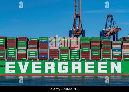 Europoort, Hafen Rotterdam, Evergreen Reederei Containerschiff Ever Ace, derzeit das drittgrößte Containerschiff der Welt mit bis zu 24 000 Stockfoto