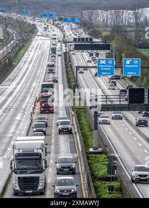 Autobahn A3 bei Floersheim, vor dem Autobahnkreuz Mönchhof, Verengung der Fahrspuren durch Bauarbeiten, Hessen, Deutschland Stockfoto