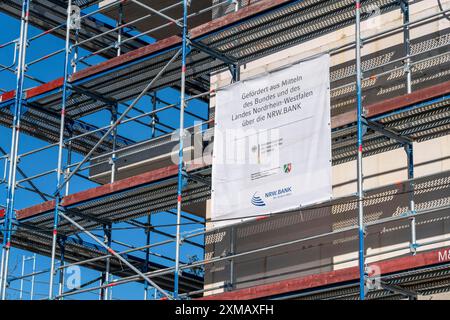 Wohnbau, Neubau eines Wohnkomplexes, Schalenbau, teilweise bereits mit Wärmedämmung ausgestattet, gefördert Stockfoto