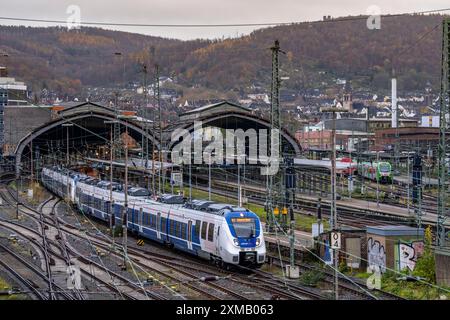 Der Hauptbahnhof Hagen, Bahnhofshallen, Gleise, Bahnsteige, Nordrhein-Westfalen, Deutschland Stockfoto