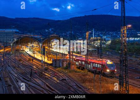 Der Hauptbahnhof Hagen, Bahnhofshallen, Gleise, Bahnsteige, Nordrhein-Westfalen, Deutschland Stockfoto