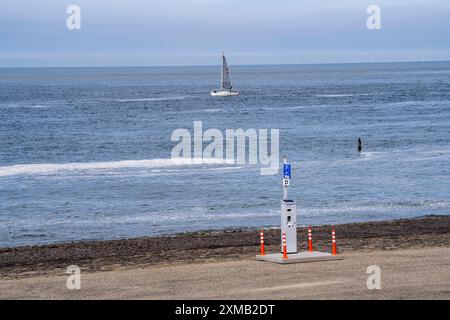 Westkapelse Zeedijk, Nordseedeich in Zeeland, kann als Parkplatz, Parkkartenautomat in der Nähe von Westkapelle, Niederlande, genutzt werden Stockfoto