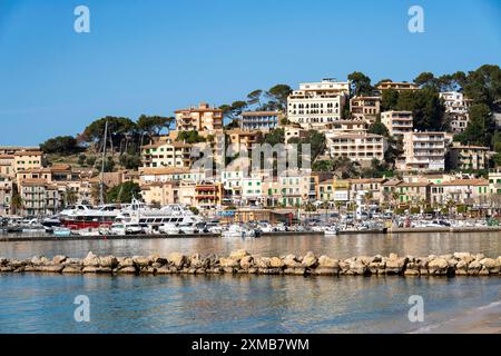 Küstenstadt Port de Soller im Nordwesten der Insel, nahe Alconasser, Serra de Tramuntana, Mallorca, Spanien Stockfoto