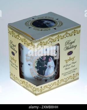 Souvenirbecher für die Hochzeit von Prinz Harry und Meghan Markle am 19. Mai 2018 in Windsor Castle, britische Könige Stockfoto