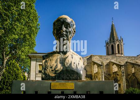 Büste von Esprit Requien, Tempel Saint Martial, ehemaliger Palast der Königin Jeanne von Neapel, Gräfin der Provence, Avignon, Frankreich, Europa Stockfoto