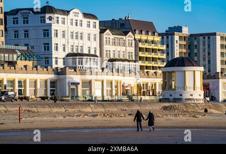 Skyline von Borkum, Strand, Insel, Ostfriesland, Winter, Saison, Herbst, Niedersachsen, Deutschland Stockfoto