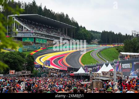 Stavelot, Belgique. Juli 2024. Die Fanzone und der Raidillon während des Formel-1-Grand-Prix 2024 von Rolex Belgium, 14. Runde der Formel-1-Weltmeisterschaft 2024 vom 26. Bis 28. Juli 2024 auf dem Circuit de Spa-Francorchamps in Stavelot, Belgien - Foto Florent Gooden/DPPI Credit: DPPI Media/Alamy Live News Stockfoto