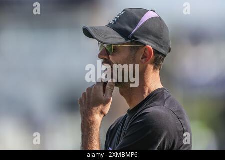 Birmingham, Großbritannien. Juli 2024. James Anderson, England Bowlingtrainer während des zweiten Tages des Rothesay Test Match England vs West Indies in Edgbaston, Birmingham, Großbritannien, 27. Juli 2024 (Foto: Mark Cosgrove/News Images) in Birmingham, Großbritannien, 27. Juli 2024. (Foto: Mark Cosgrove/News Images/SIPA USA) Credit: SIPA USA/Alamy Live News Stockfoto