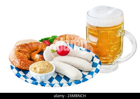 Bayerisches Bier und Würstchen isoliert auf weißem Hintergrund Stockfoto