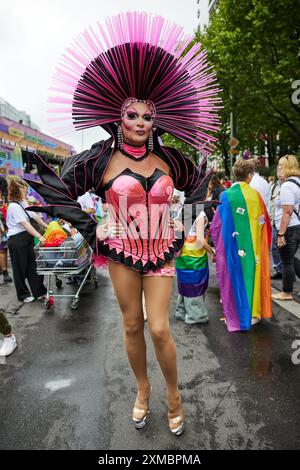 Berlin, Deutschland. Juli 2024. Tatjana Taft nimmt an der 46. Berliner Pride Parade zum Christopher Street Day (CSD) Teil. Quelle: Jörg Carstensen/dpa/Alamy Live News Stockfoto