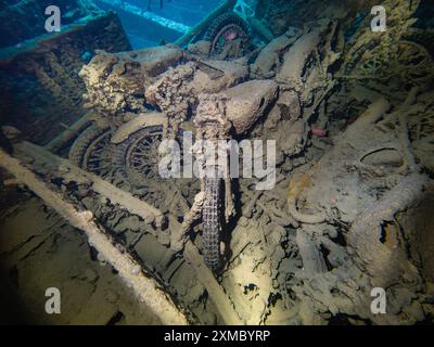 Norton 16H Motorrad im SS Thistlegorm Ship Wrack Cargo Hold Stockfoto