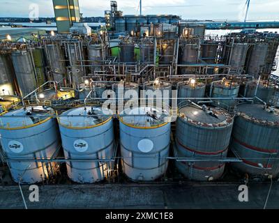 Luftaufnahme des Raffineriebetriebs des Lebensmittellieferanten Cargill im Brocklebank Dock Liverpool. Stockfoto