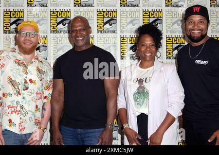 Marvin Jones, Rob Edwards, Felicia Singleton und Ray-Anthony Height beim Photocall zur Graphic Novel Defiant: The Robert Smalls Story auf der San Diego Comic-Con International 2024 im Hilton Bayfront Hotel. San Diego, 26.07.2024 *** Marvin Jones, Rob Edwards, Felicia Singleton und Ray Anthony Height beim Fotobesuch für den Graphic Roman Defiant the Robert Smalls Story auf der San Diego Comic Con International 2024 im Hilton Bayfront Hotel San Diego, 26 07 2024 Foto:XC.xVanxWagonerx/xFuturexImagex Smalls 4712 Stockfoto