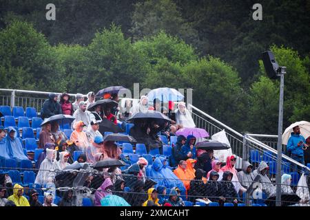 Juli, Spa, Belgien. Illustration Tribünen Regen, Pluie, während des Formel 1 Rolex Belgian Grand Prix 2024, 14. Runde der Formel 1 Weltmeisterschaft 2024 vom 26. Bis 28. Juli 2024 auf dem Circuit de Spa-Francorchamps, in Stavelot, Belgien Credit: Independent Photo Agency/Alamy Live News Stockfoto