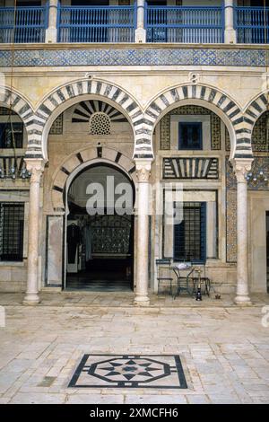 Tunesien.  Medina von Tunis.  Dar Hammouda Pacha, späten 18.. Jahrhundert.  Jetzt ein Restaurant und eine Teestube Haus. Stockfoto