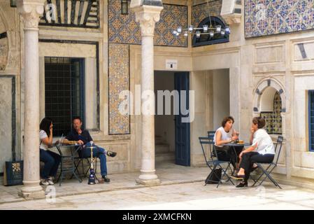 Tunesien.  Medina von Tunis.  Dar Hammouda Pacha, späten 18.. Jahrhundert.  Jetzt ein Restaurant und eine Teestube Haus. Stockfoto