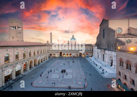 Bologna. Mittelalterliche Stadt in der Emilia Romagna in Italien Europa. Kunst und Kultur. Touristen aus der ganzen Welt für Piazza Maggiore, Via Indipendenza, die Stockfoto