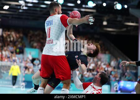 Paris, Frankreich. Juli 2024. Kosuke Yasuhira (JPN) Handball : Vorrunde der Männer Gruppenspiel A zwischen Kroatien 30-29 Japan während der Olympischen Spiele 2024 in Paris in der Pariser Süd-Paris-Arena. Quelle: Yohei Osada/AFLO SPORT/Alamy Live News Stockfoto