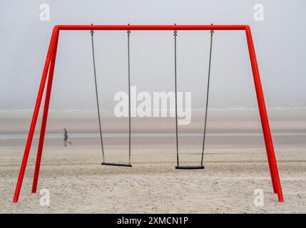 Nordseeinsel Langeoog, Frühsommer, kurz nach der ersten Lockdown in der Corona-Krise, nebeliges Wetter, immer noch recht wenige Touris Stockfoto