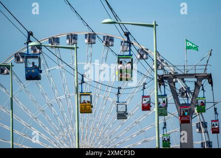 Rheinseilbahn, Hütte über dem Rhein, Riesenrad im Zoo, Köln, Nordrhein-Westfalen, Deutschland Stockfoto