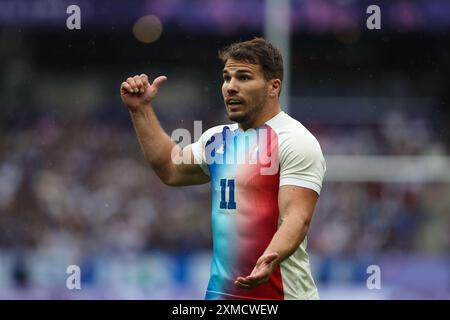 PARIS, FRANKREICH. Juli 2024. Antoine Dupont aus Frankreich während des Halbfinalspiels der Männer Rugby Sevens zwischen Südafrika und Frankreich am ersten Tag der Olympischen Spiele 2024 in Paris im Stade de France, Paris, Frankreich. Quelle: Craig Mercer/Alamy Live News Stockfoto