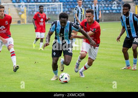 Fußball: Waldhof Mannheim gegen RWD Molenbeek (Belgien) in Mannheim (Vorbereitungsspiel für die Saison 2024/25). Bild: Kennedy Okpala (32, Mannheim) Stockfoto