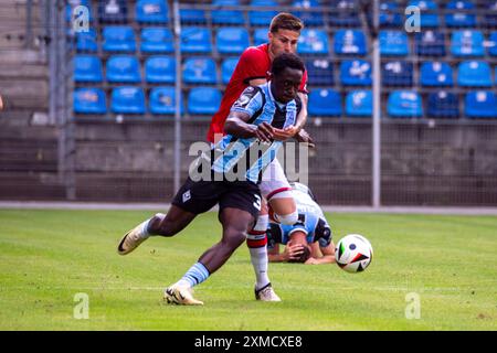 Fußball: Waldhof Mannheim gegen RWD Molenbeek (Belgien) in Mannheim (Vorbereitungsspiel für die Saison 2024/25). Bild: Kennedy Okpala (32, Mannheim) Stockfoto